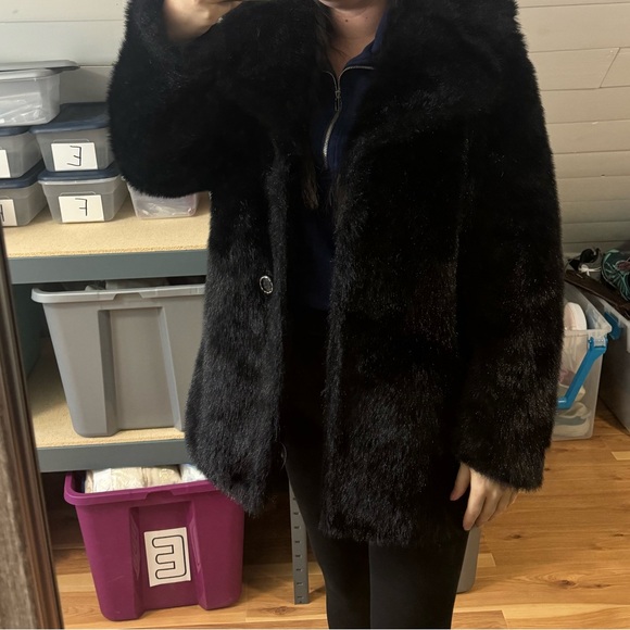 1960s Faux Fur Betty Rose Coat - Picture 5 of 9